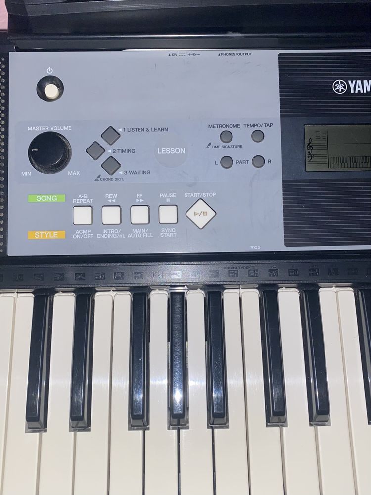 Órgão Yamaha PSR.E233