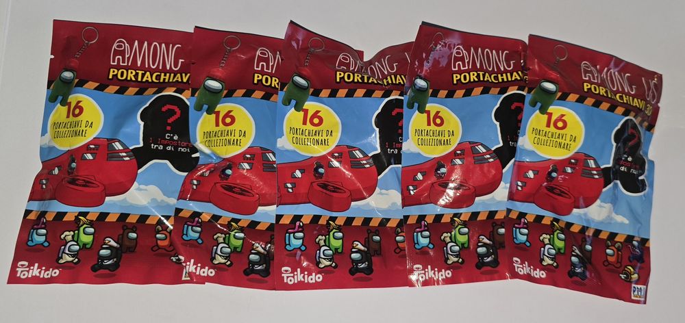 Zestaw breloków Amoung us Portachiavi