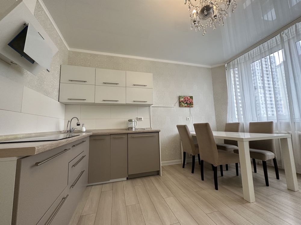 Продаж квартири Григоренка,20 Позняки Осокорки 3 окремі кімн, 3 поверх