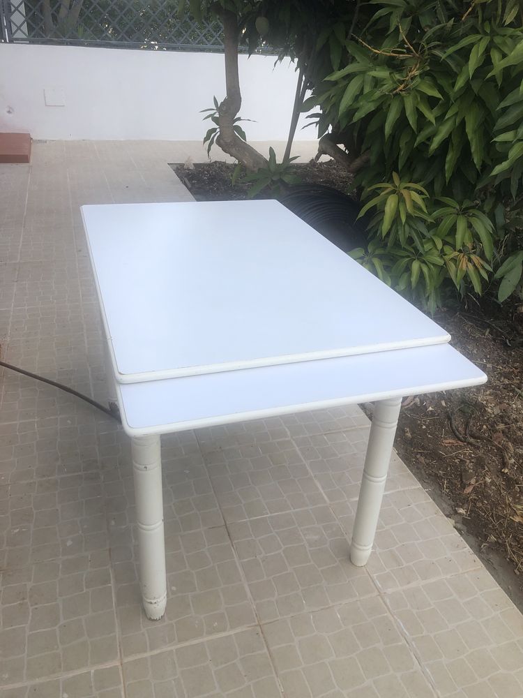 Mesa cozinha branca e extensivel