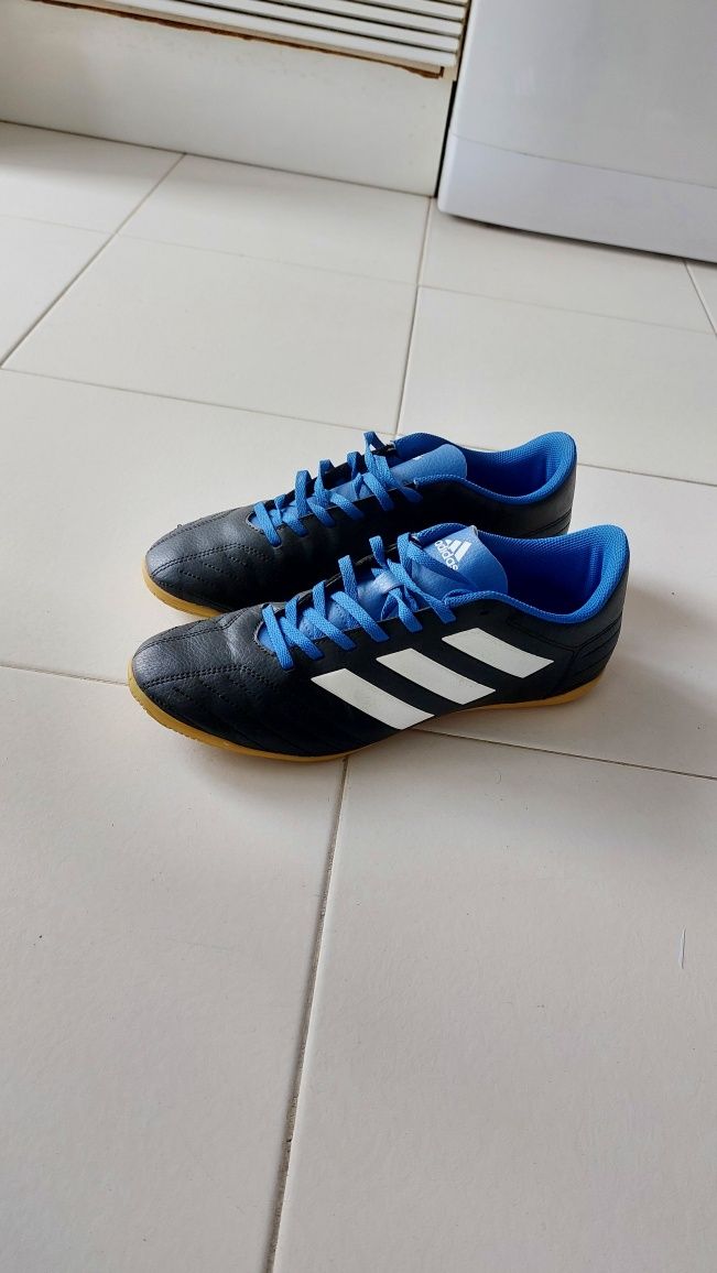 Adidas Futsal praticamente novas