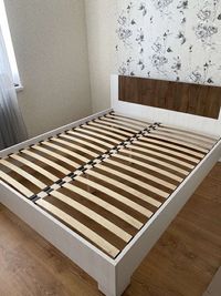 в наявності двоспальне ліжко з орто ламелями(фабрика)