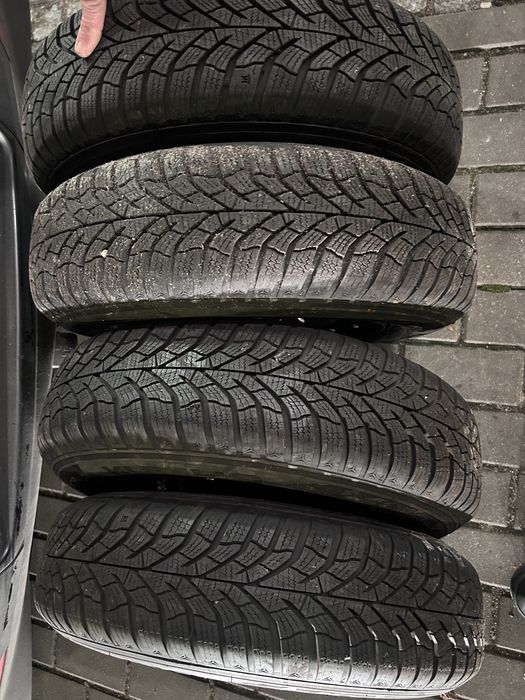 .	Opony zimowe 155/80 R13 na stalowych felgach  – Panda / małe auta