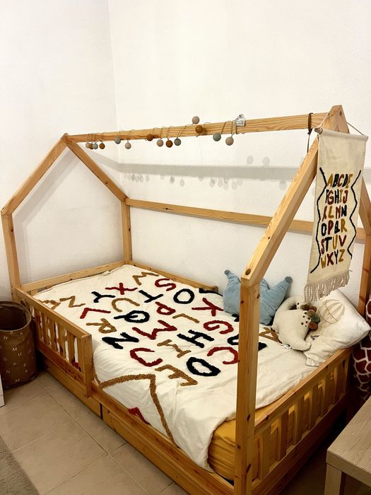 Cama montessori com 2 gavetas