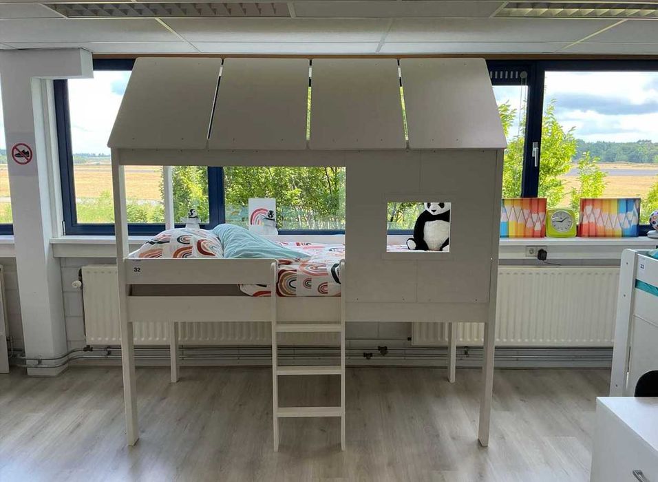 Outlet meblowy - Łóżka, szafy, biurka, toaletki, meble dziecięce