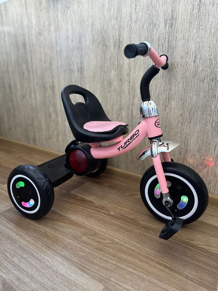 Новий дитячий велосипед світяться колеса , грає музика