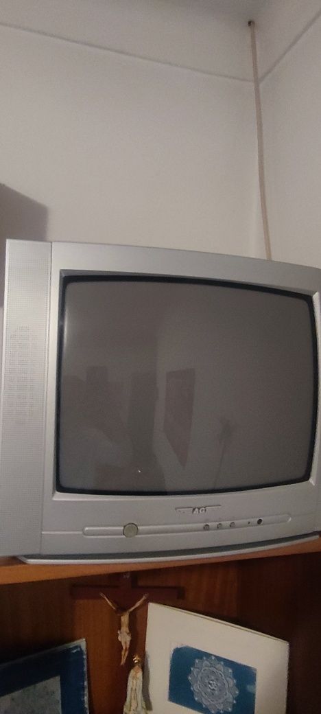 vendo TV AEG antiga