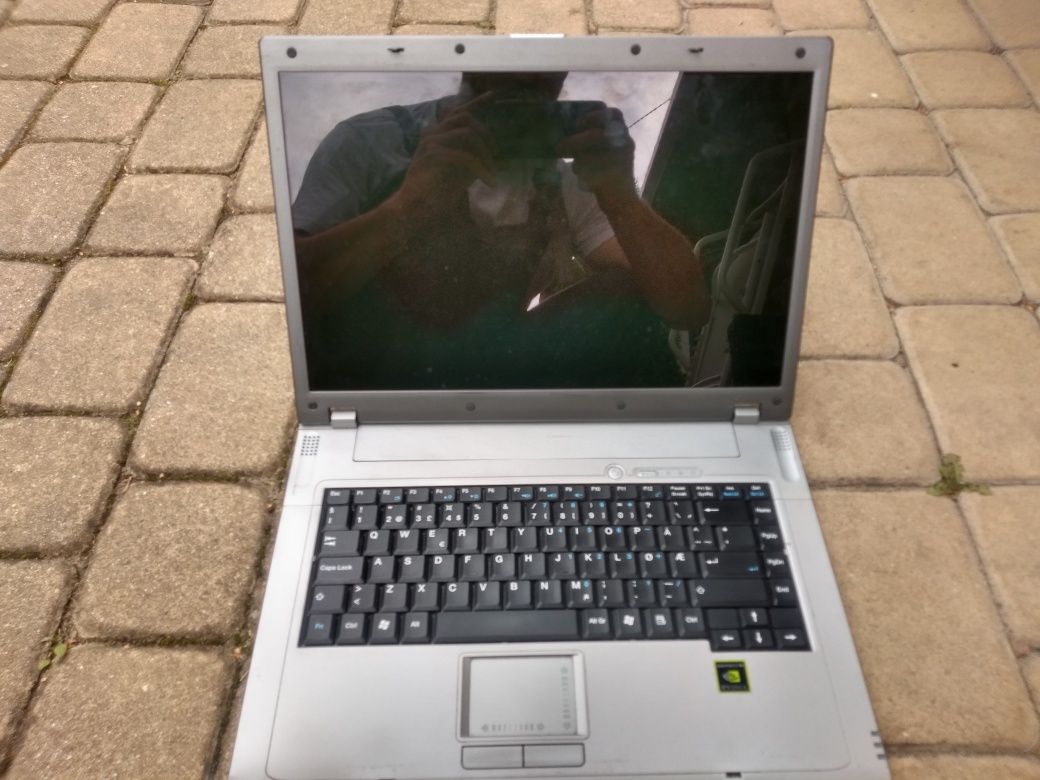 Laptopy uszkodzone