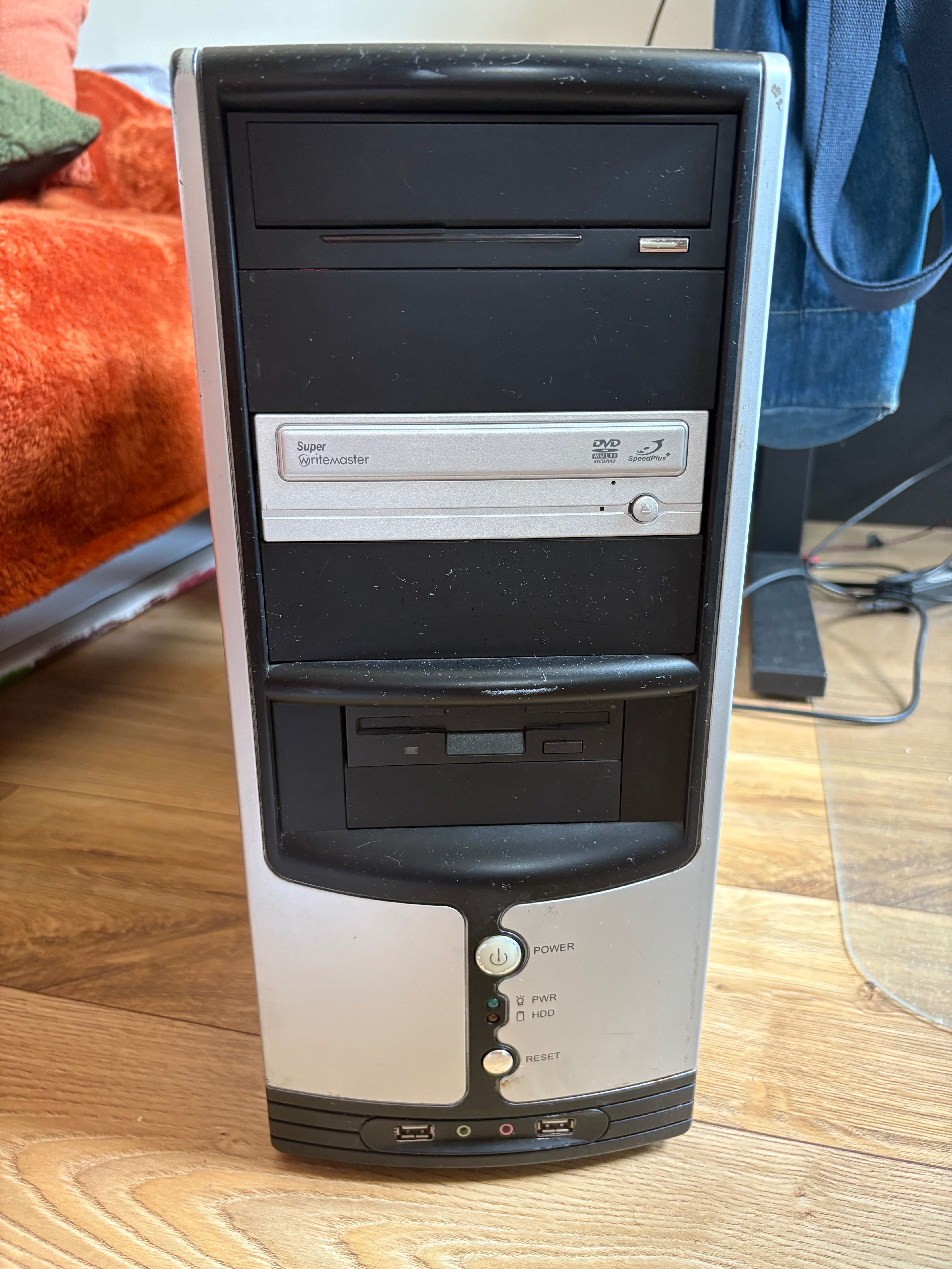 Komputer PC do gier + monitor, Nvidia GTX1060/ Intel Core i5-6500