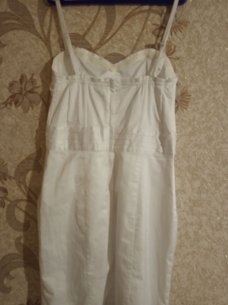 плаття біле з карманами