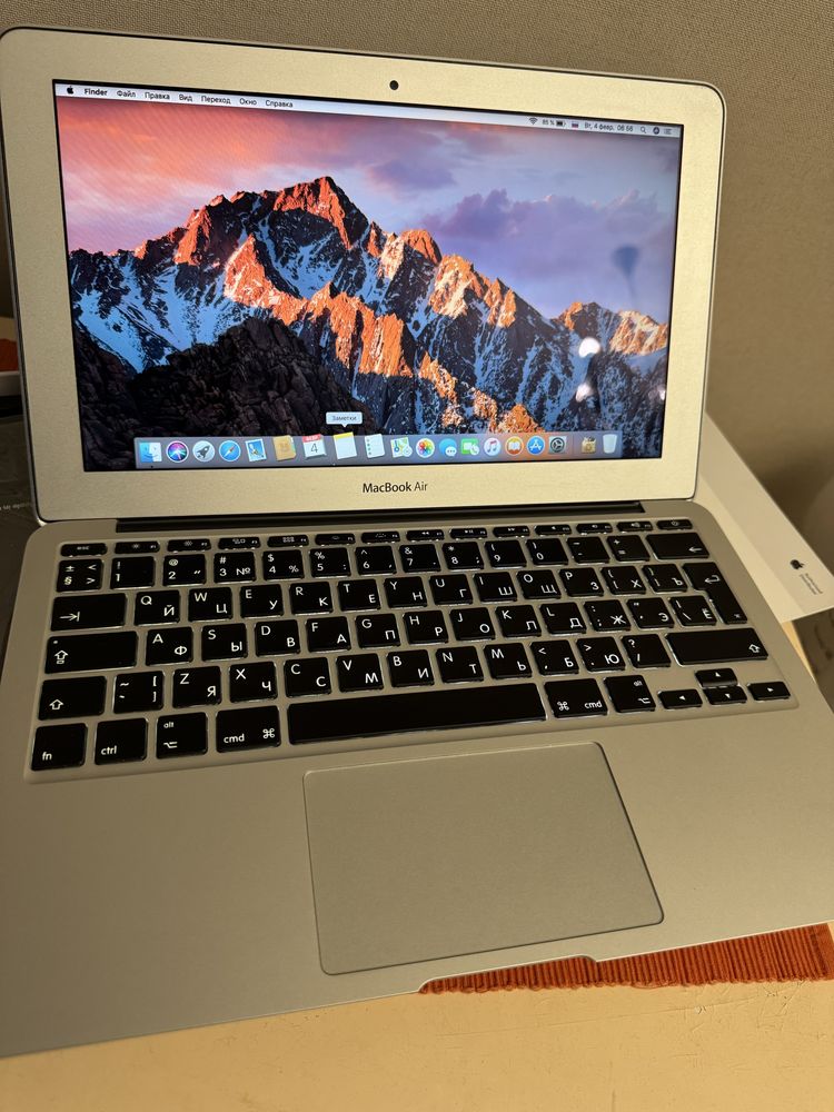 Makbook air 11’ mid 2011