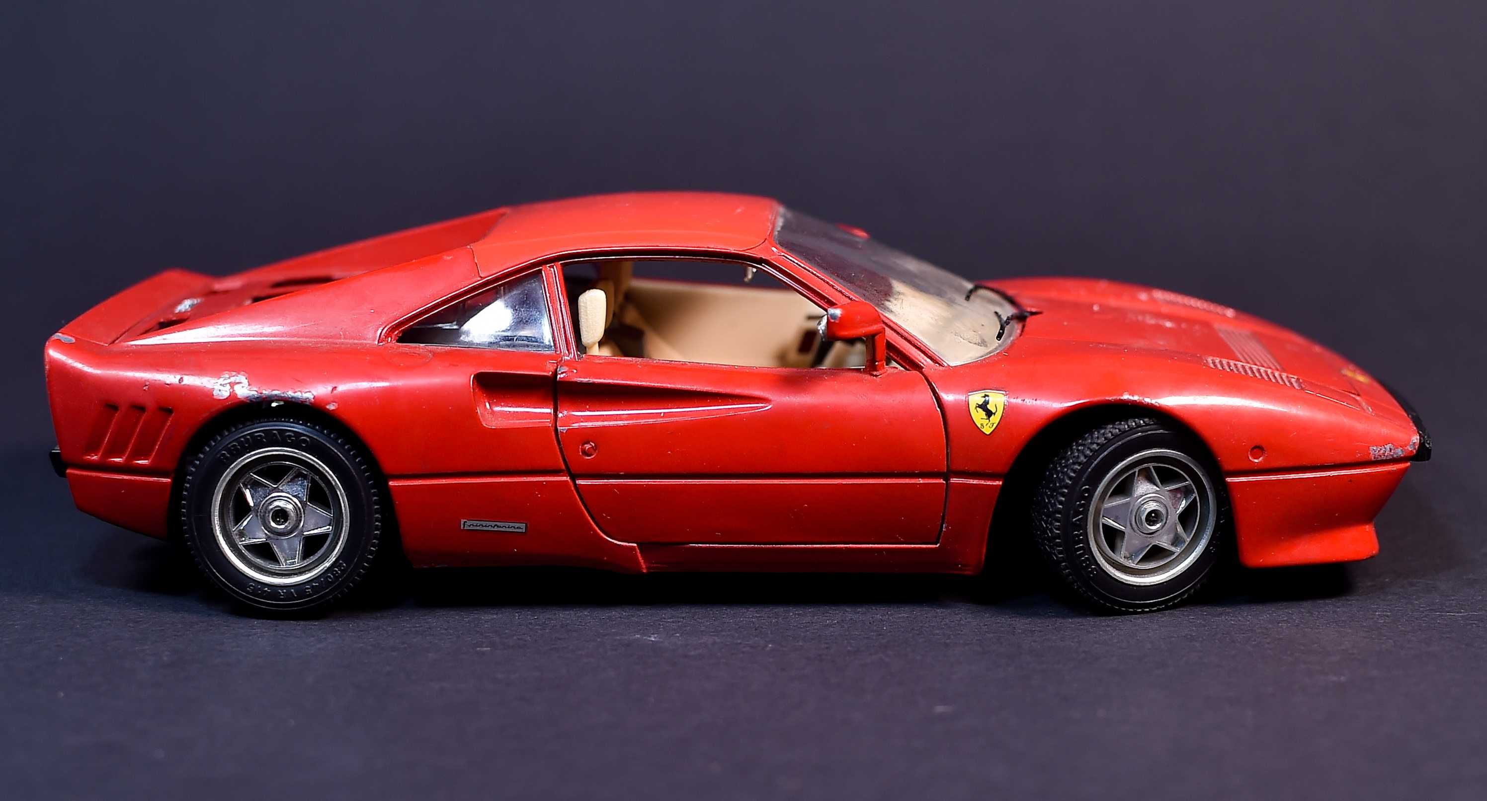 Model Burago Ferrari  GTO 1984 (1/18)