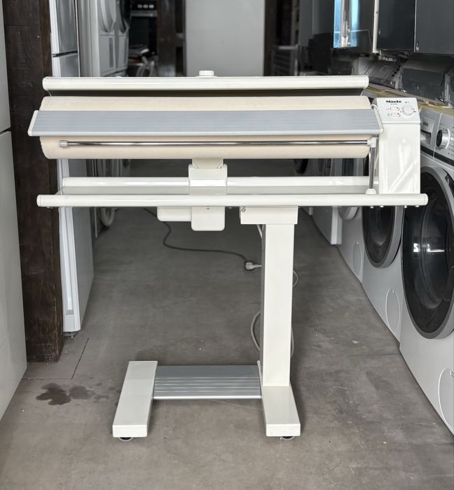 Прасувальна система Miele B 895 D — професійна якість прасування