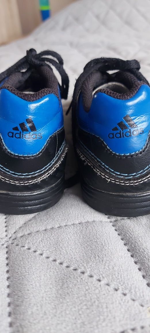 Niebiesko Czarne buty sportowe chłopięce Adidas