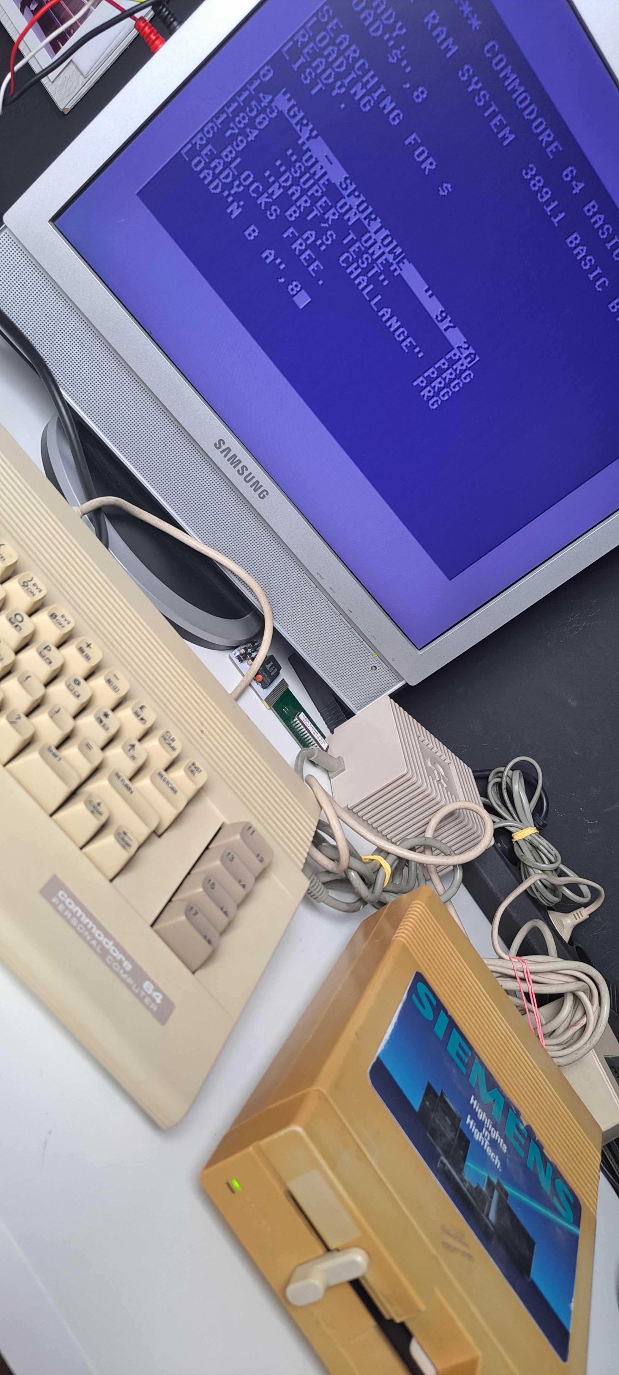 Stacja dysków Commodore 1541-II - zestaw: stacja + zasilacz S.2