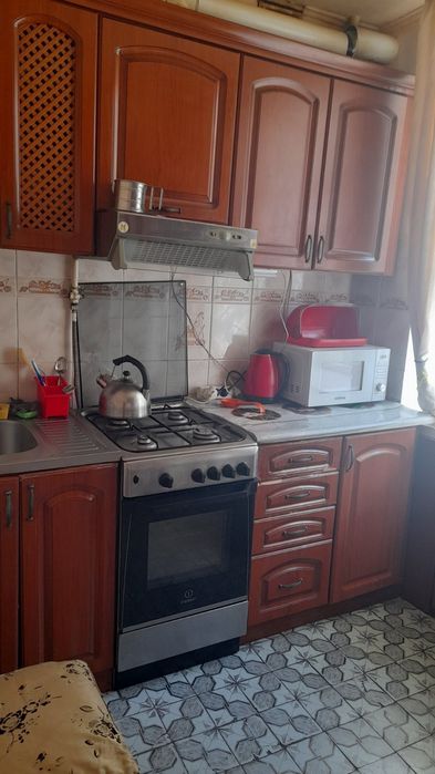 Кімната в двокімнатній квартирі