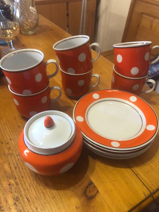 Набор в горошек - кружки, тарелки, сахарницы