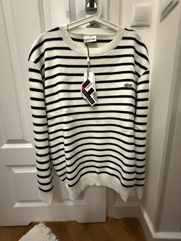 Bialy sweterek sweter w czarne paski Lacoste męski oversize