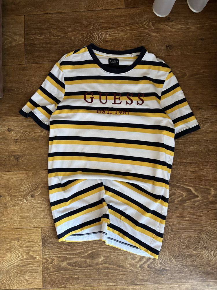 Футболка guess.