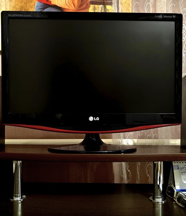 Монітор LG +TV 22" чудовий стан