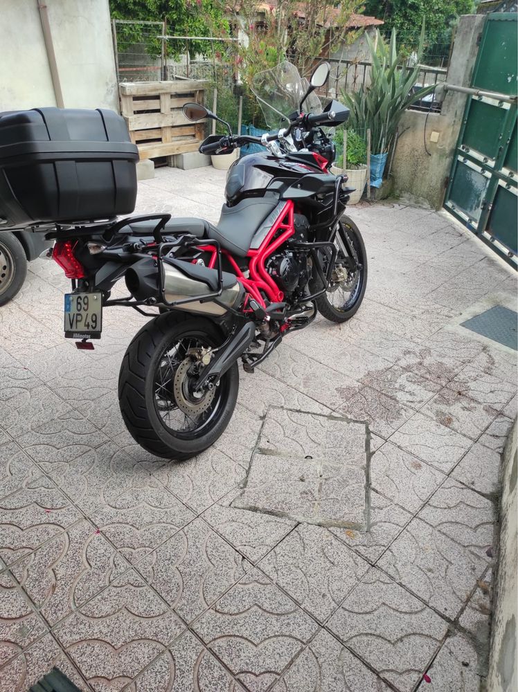 Triumph tiger 800