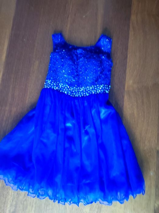 Святкова сукня з гіпюром,оренда 250 грн