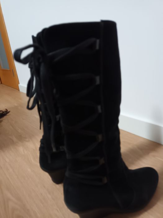Botas de Camurça em Cunha - No  38