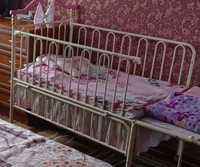 Дитяче ліжко металеве