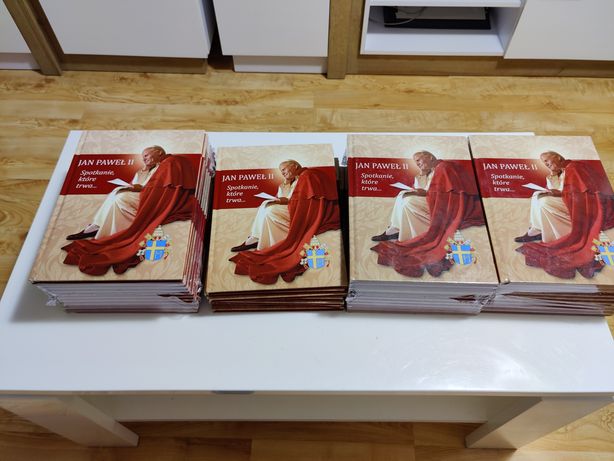 38 książek "Jan Paweł II Spotkanie, które trwa"