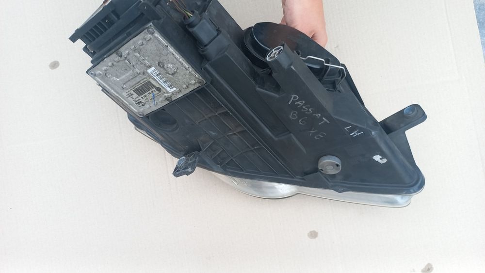 VW Passat b6 reflektor lampa lewa lewy bi  xenon
