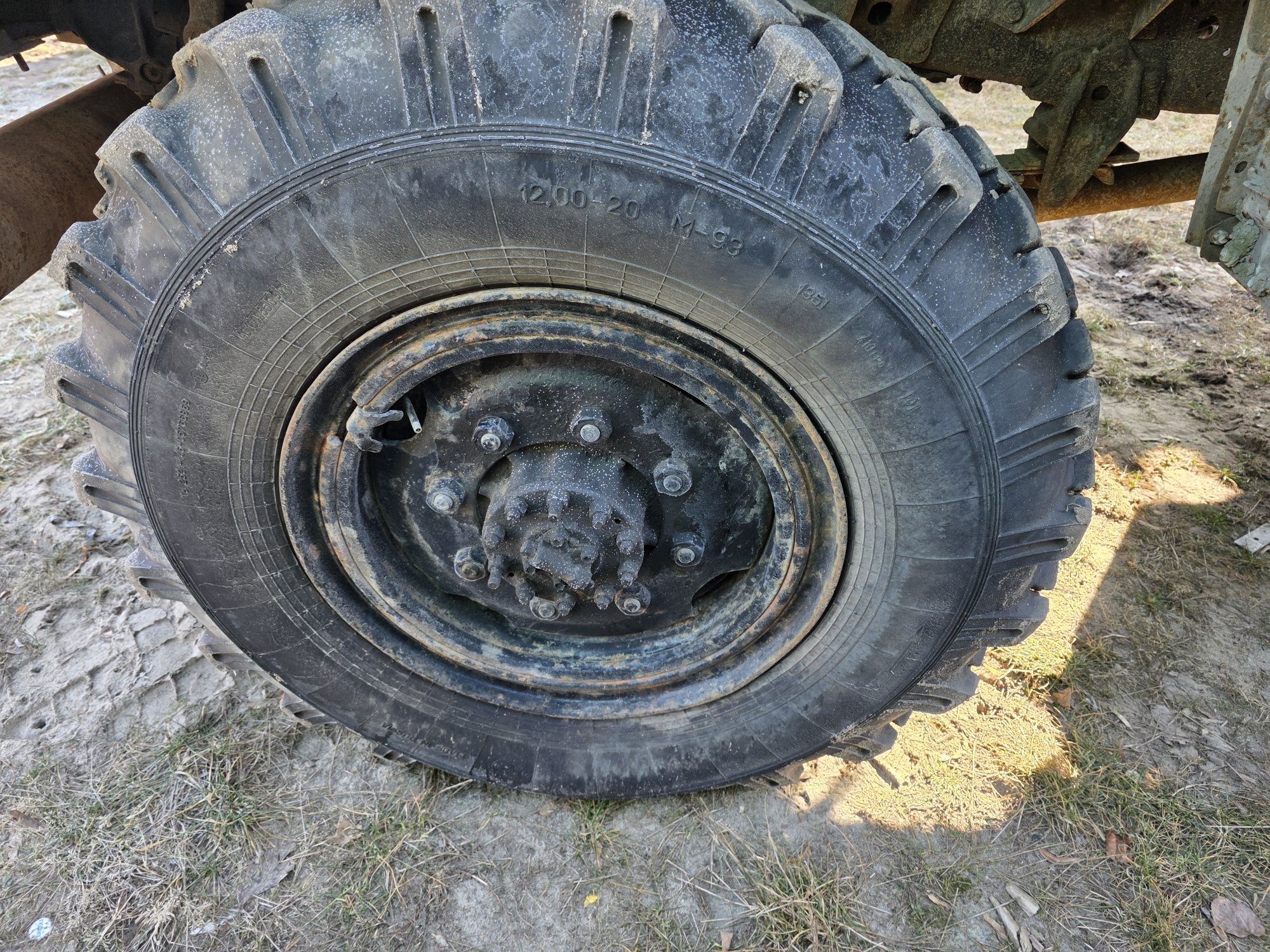 Opony 1200/20 koła 12.00-R20 jodełka Ził Star Tatra