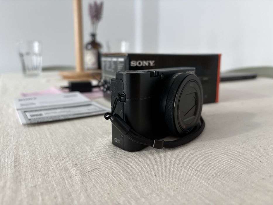 Máquina Fotográfica Compacta Sony Cyber-shot DSC-RX100 Mark V