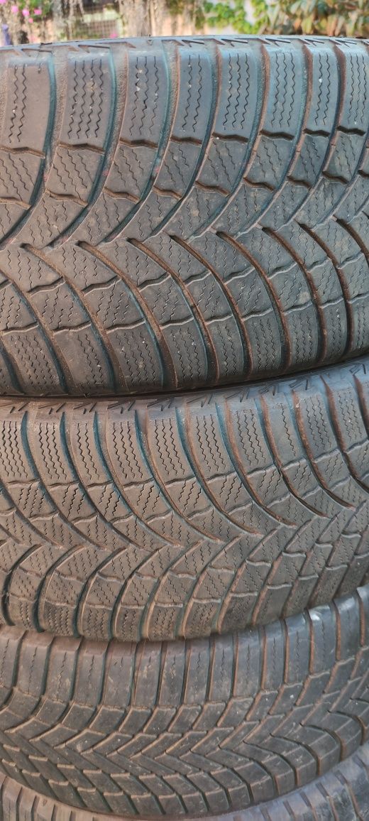 Opony zimowe z 2020r 5mm 205/55/16 Bridgestone N6