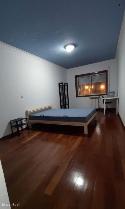 Quarto - localizado em Custóias Porto