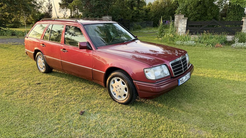Mercedes E 124 automat