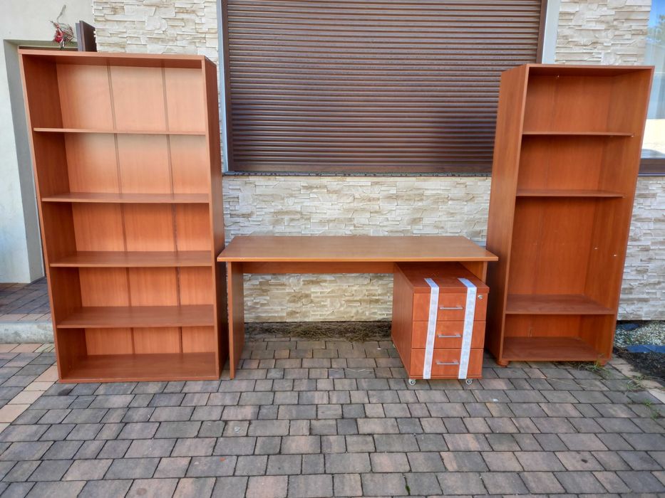 Biurko+regały+kontenerek