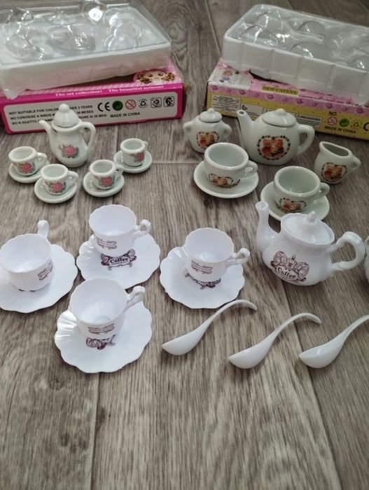 Іграшковий порцеляновий посуд, чайний сервіз