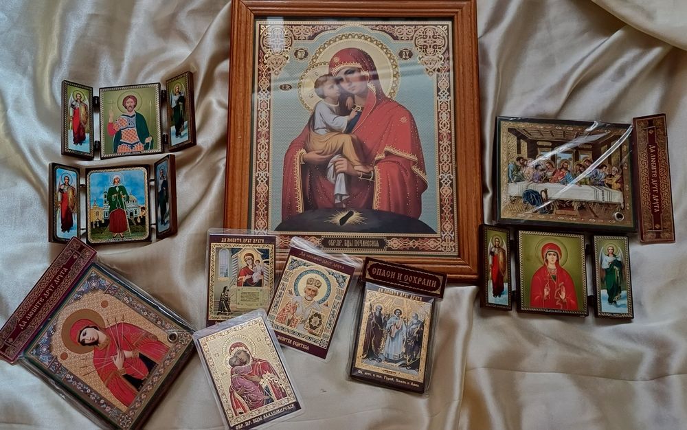 Иконы с Почаевской Лавры освячены.