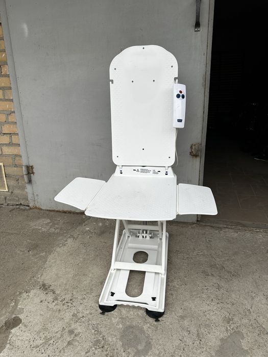 Крісло ліфт підіймач для ванної