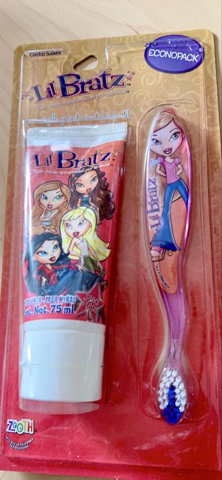 Escova e pasta de dentes Bratz