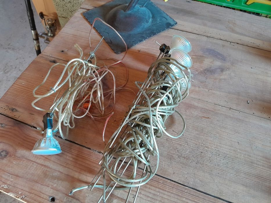 Oświetlenie kinkiety lampki sufitowe