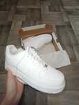 Продам Оригіналь кросівки Nike air force 1 білого кольору