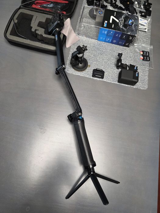 GoPro Hero 7 Black ładowarka 2 baterie 3 karty pamięci statyw 3way