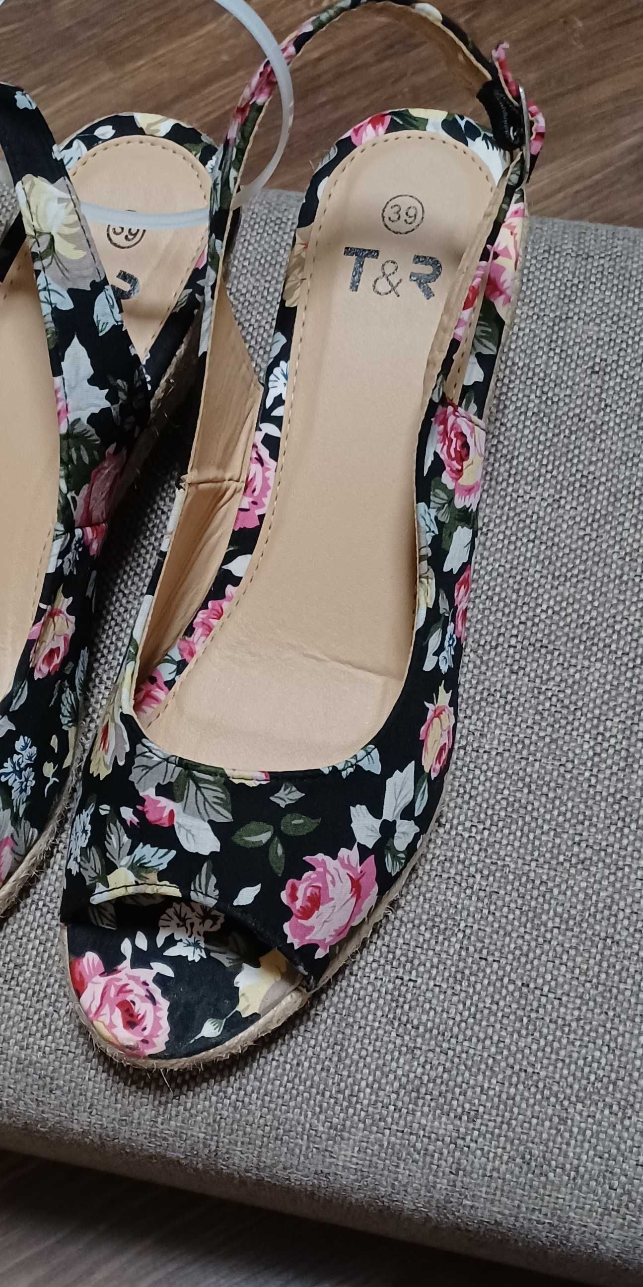 Espadryle obcasy