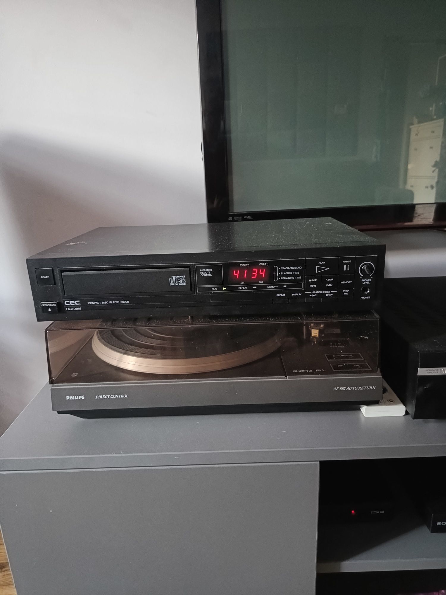 Odtwarzacz CD CEC 630