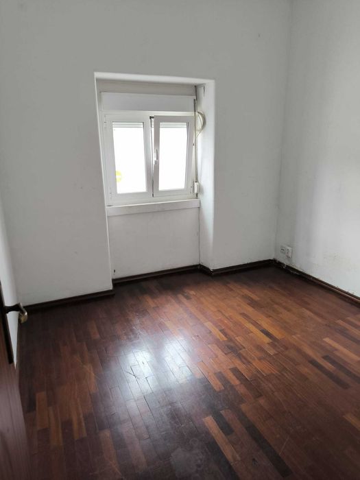 Arrenda-se apartamento T1 localizado no Murtal, Parede