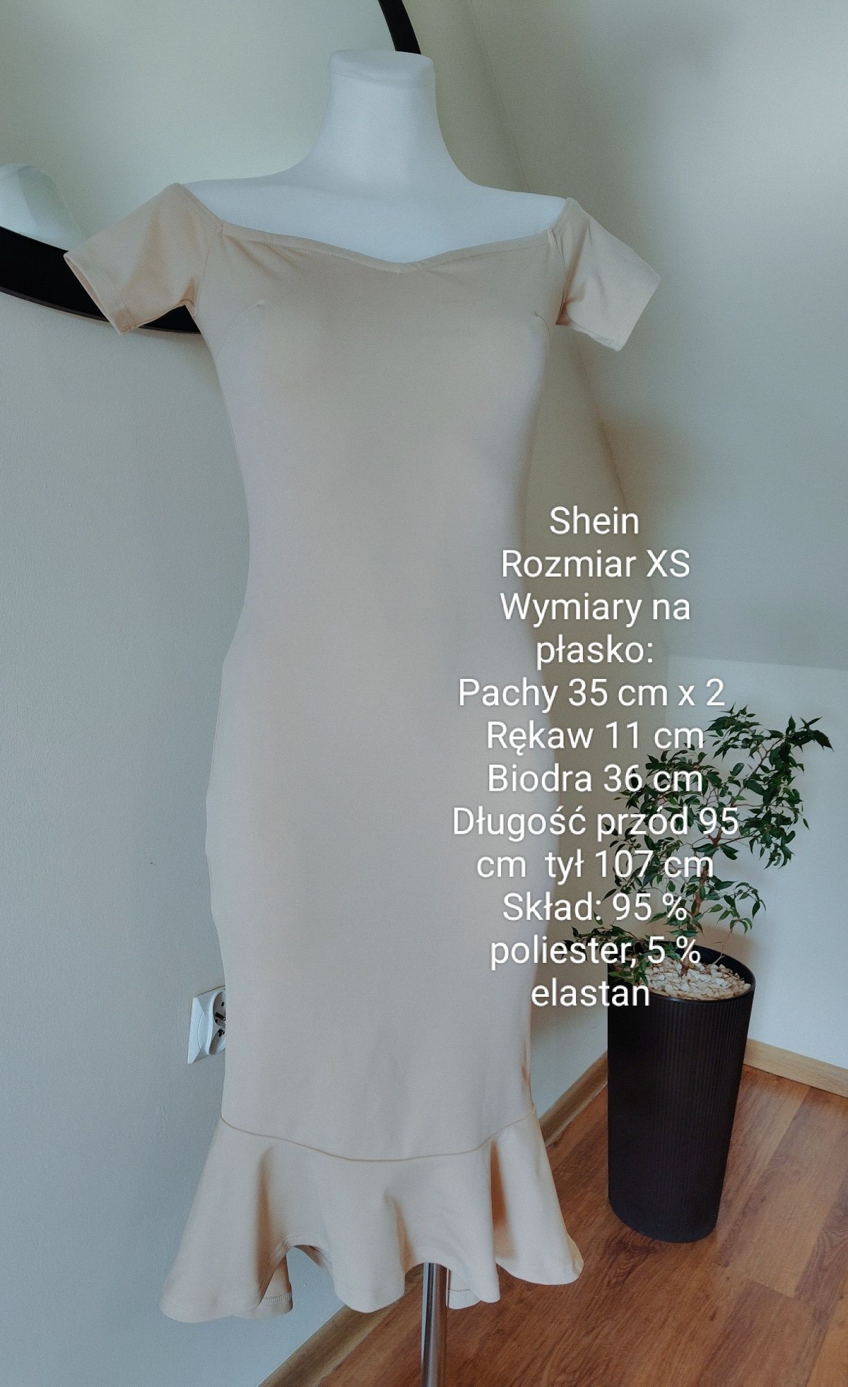 Sukienka beżowa dopasowana XS krótki rękaw midi