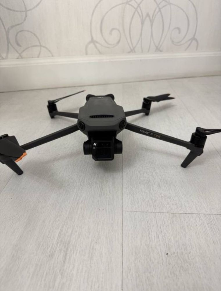 Квадрокоптер DJI MAVIC 3 cine premium combo