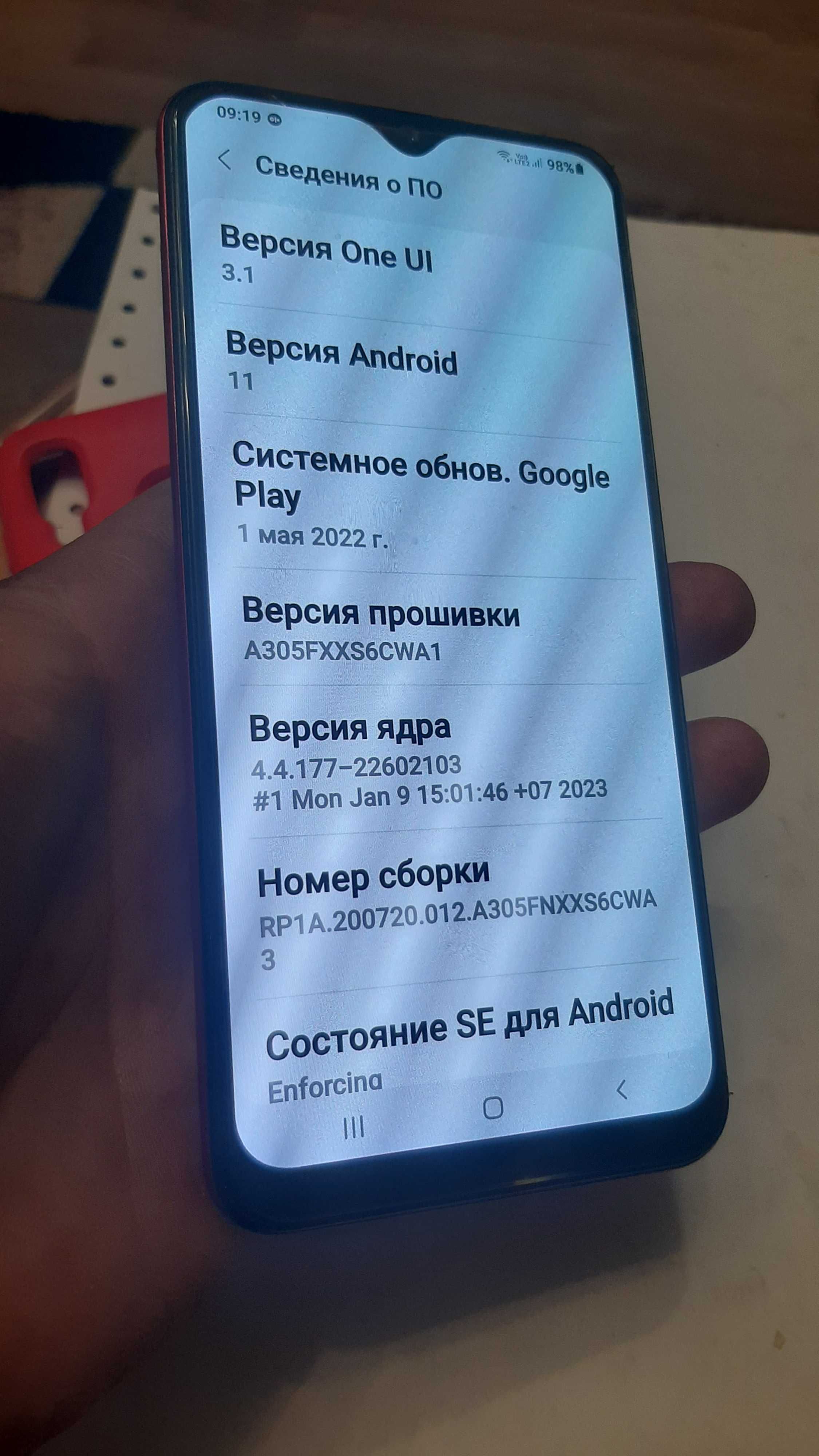 Samsung A30 в отличном состоянии.