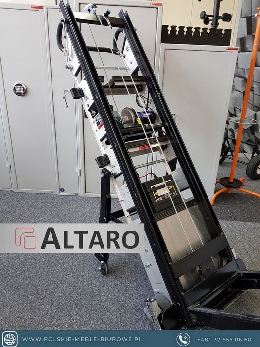 Wnoszenie SCHODOŁAZEM po schodach sejfów, szaf na broń, kas pancernych